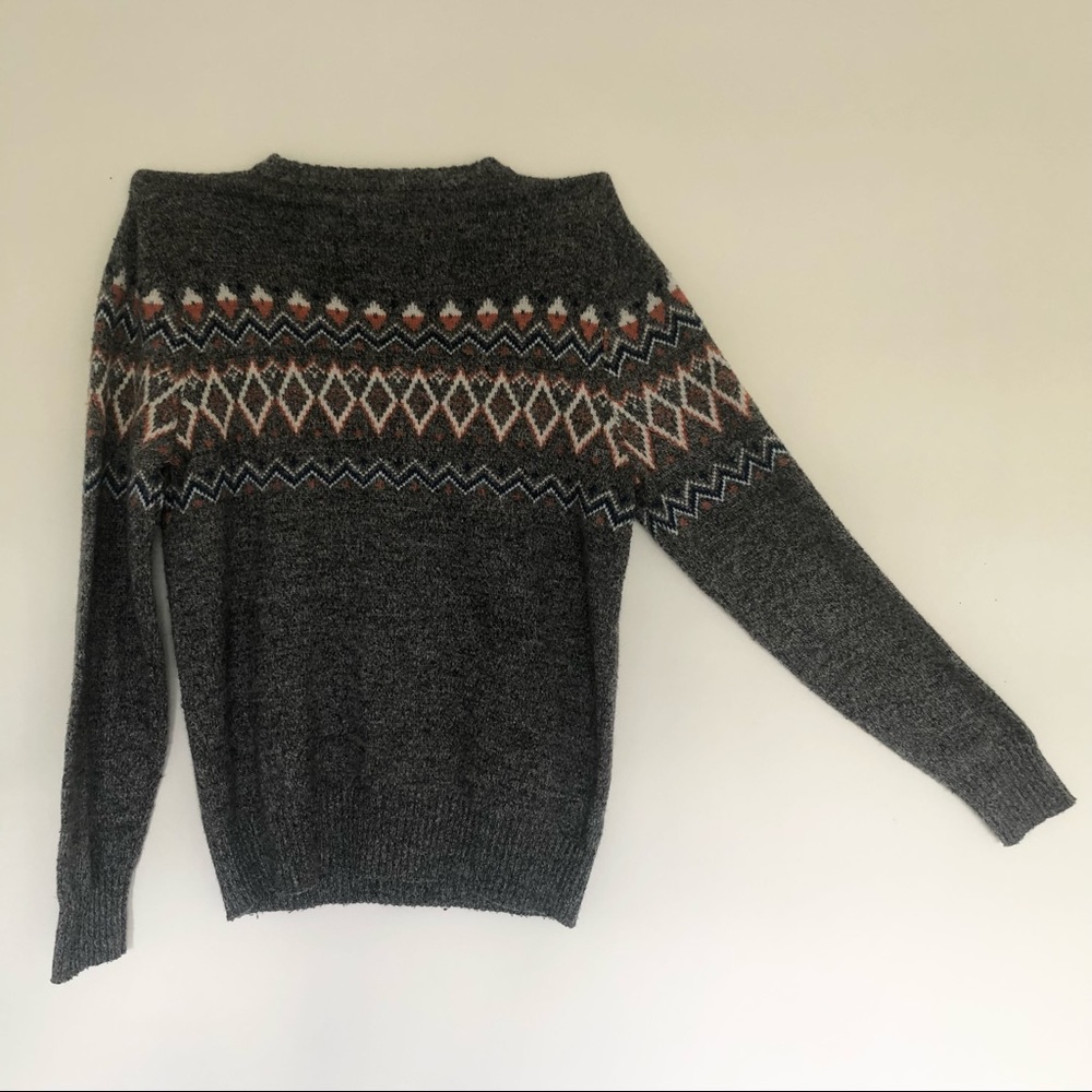 cute grey sweater for fall.